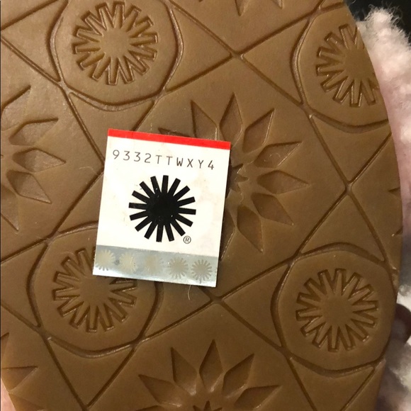 Ugg Slides - Picture 7 of 7